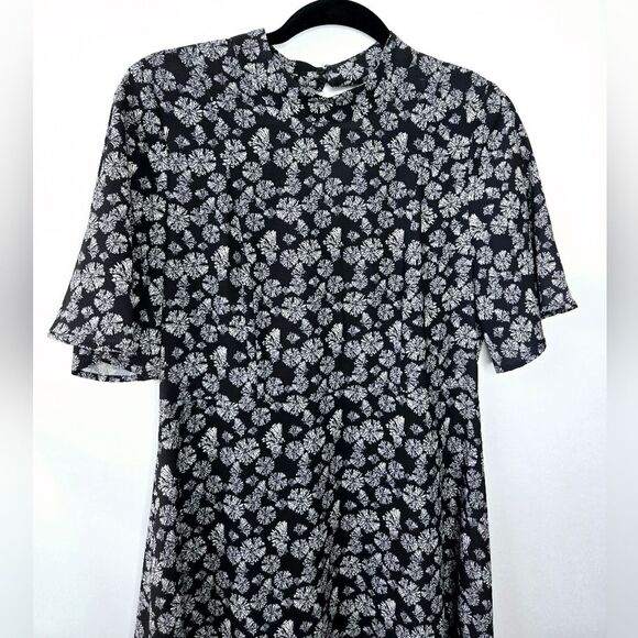 NWOT Women's H&M Short Sleeve Dress Black And White Floral Print Size 10 - Picture 2 of 7